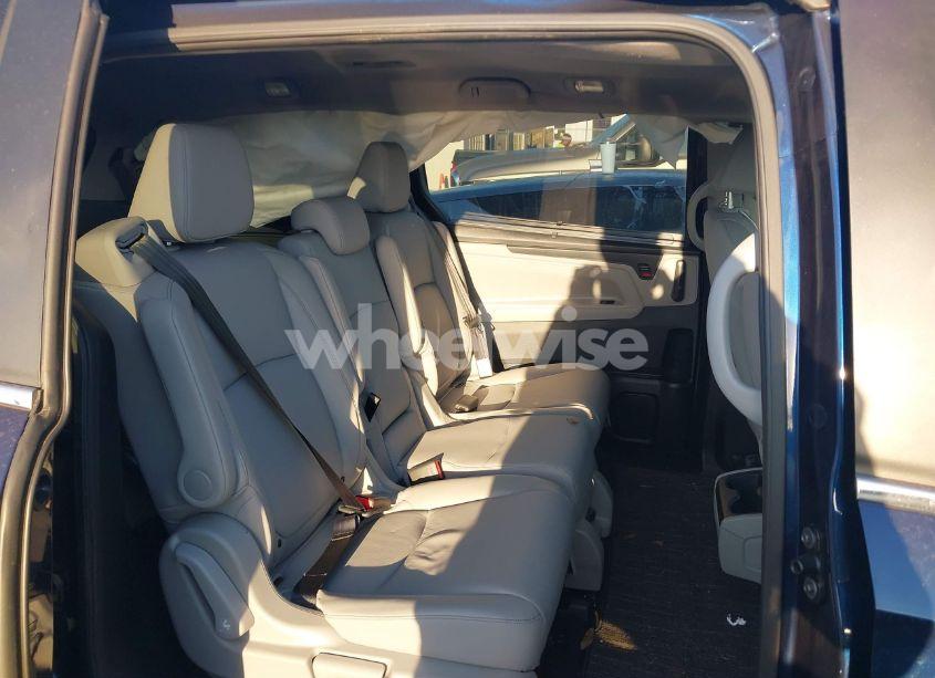 Photo 8 of 2024 Honda Odyssey EX-L (VIN 5FNRL6H62RB005161)