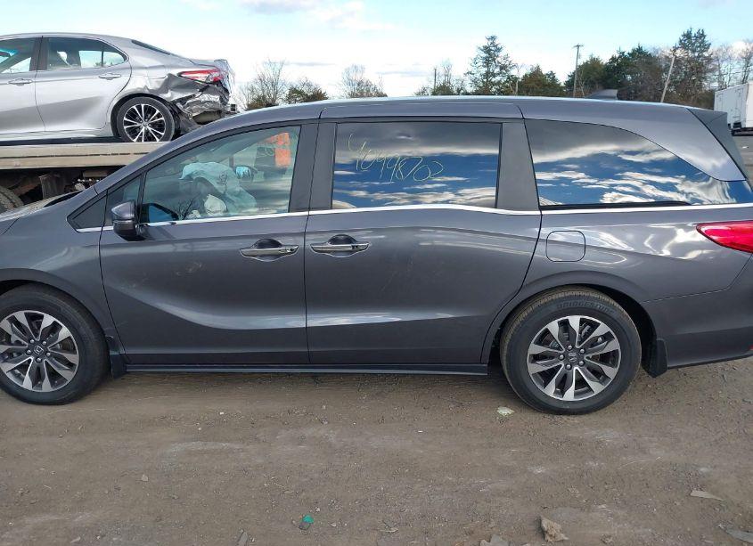 Photo 14 of 2024 Honda Odyssey EX-L (VIN 5FNRL6H62RB067126)