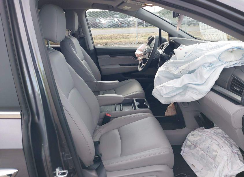 Photo 5 of 2024 Honda Odyssey EX-L (VIN 5FNRL6H62RB067126)