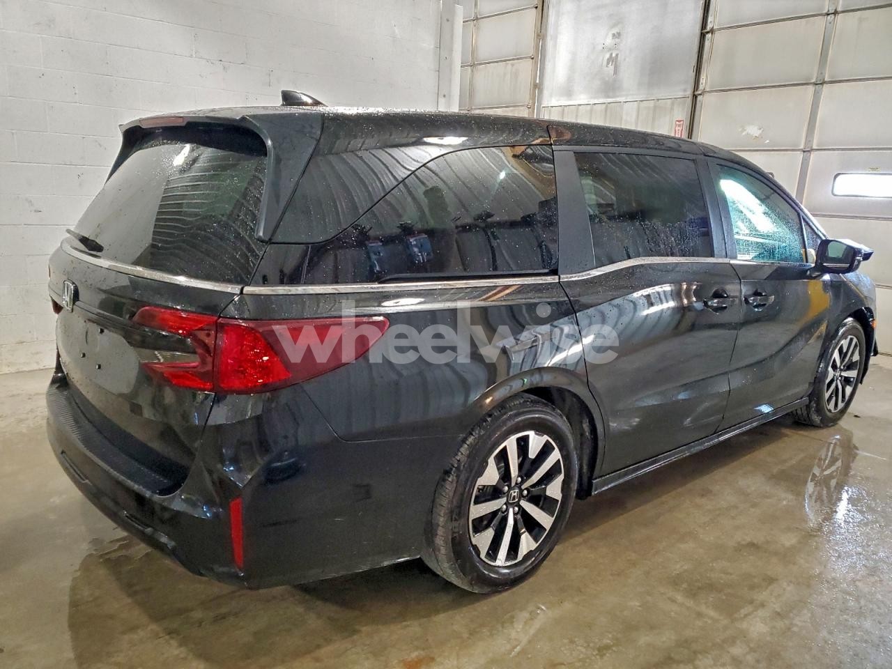 Photo 3 of 2025 HONDA ODYSSEY EXL (VIN 5FNRL6H63SB081591)