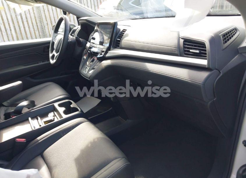 Photo 5 of 2024 Honda Odyssey EX-L (VIN 5FNRL6H65RB007535)