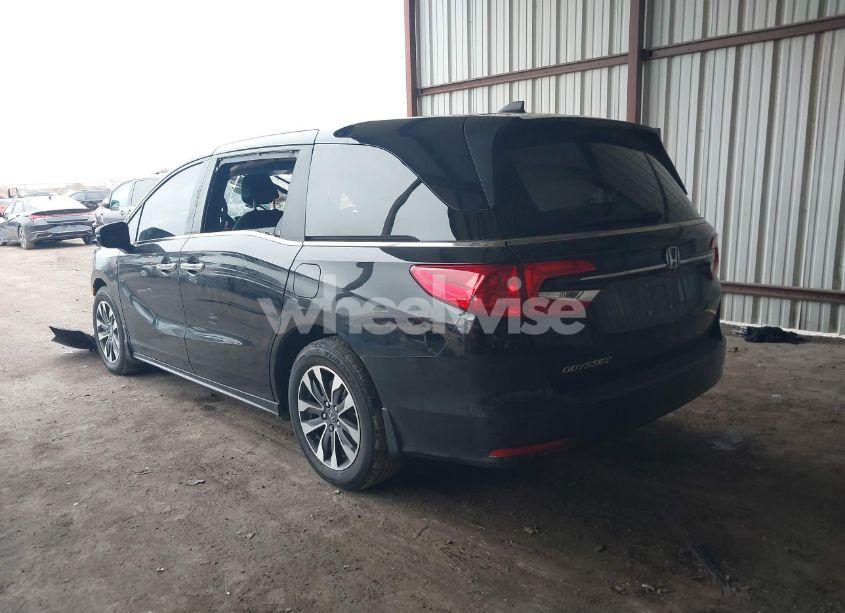 Photo 3 of 2024 Honda Odyssey EX-L (VIN 5FNRL6H65RB018602)