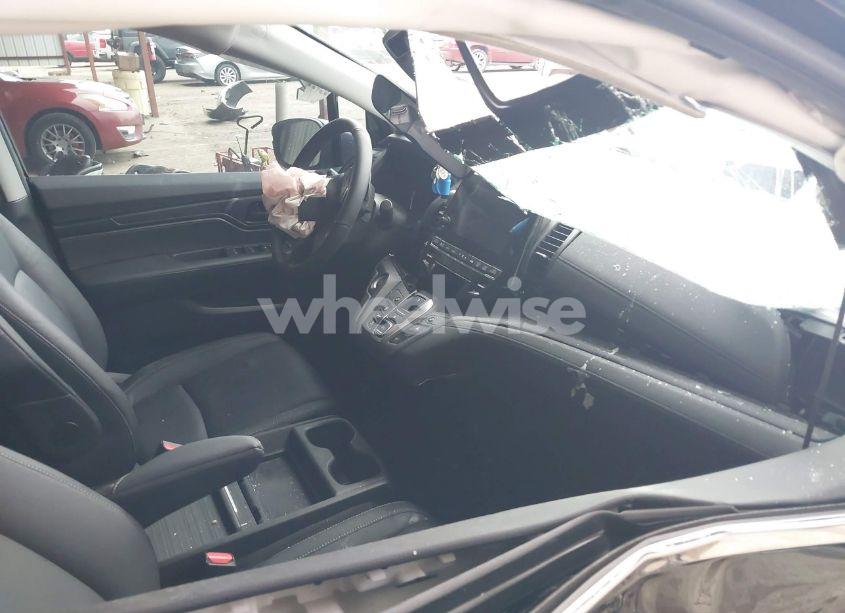 Photo 5 of 2024 Honda Odyssey EX-L (VIN 5FNRL6H65RB018602)