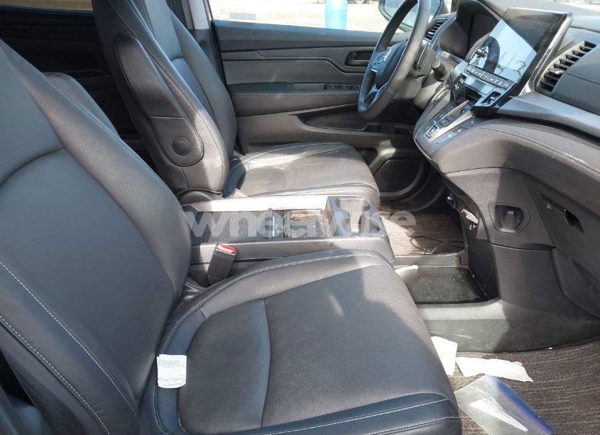 Photo 5 of 2024 Honda Odyssey EX-L (VIN 5FNRL6H65RB055097)