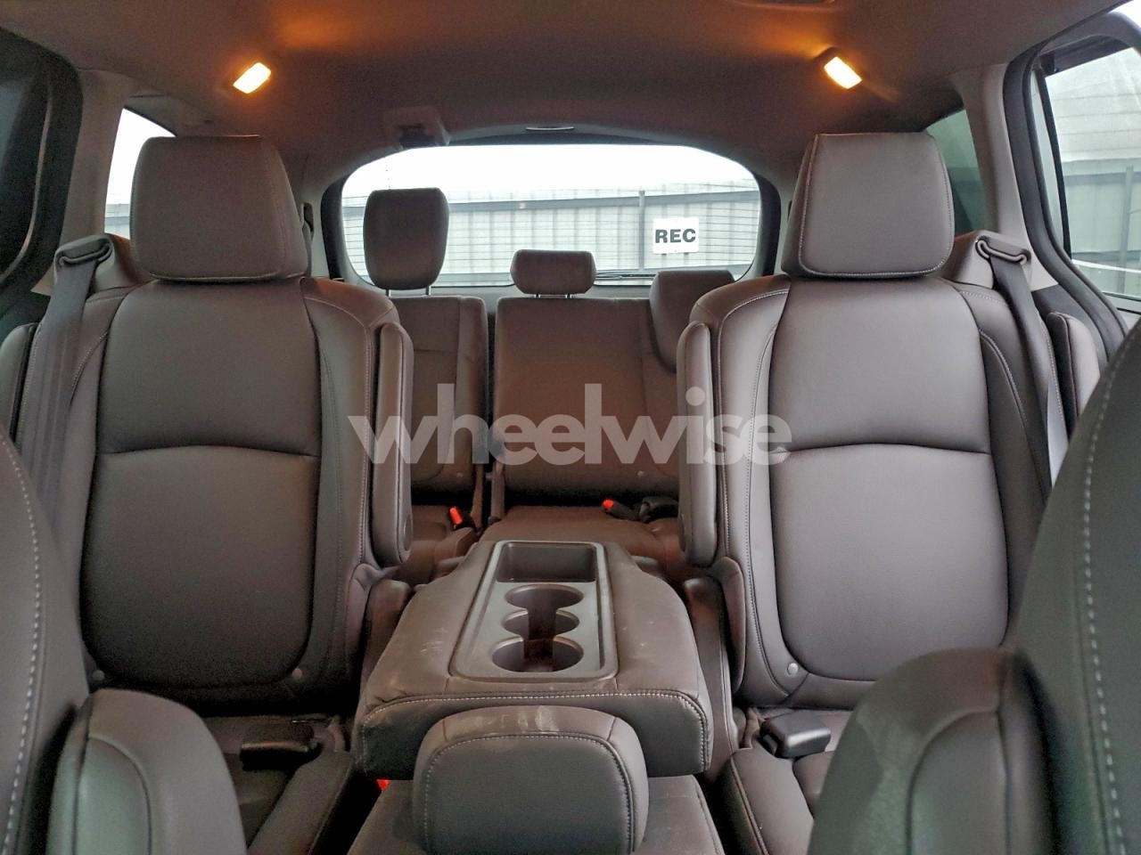 Photo 10 of 2024 HONDA ODYSSEY EXL (VIN 5FNRL6H66RB023680)
