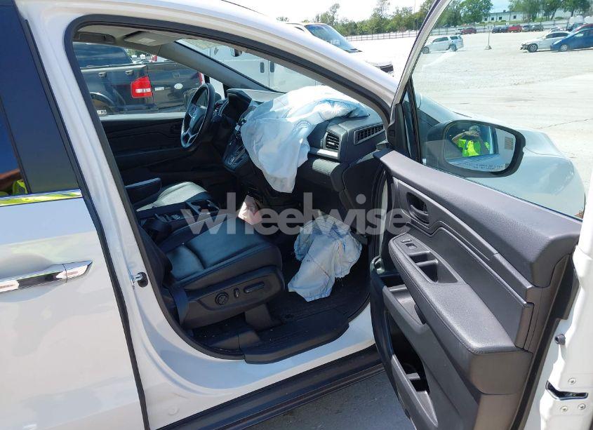 Photo 5 of 2024 Honda Odyssey EX-L (VIN 5FNRL6H66RB049101)