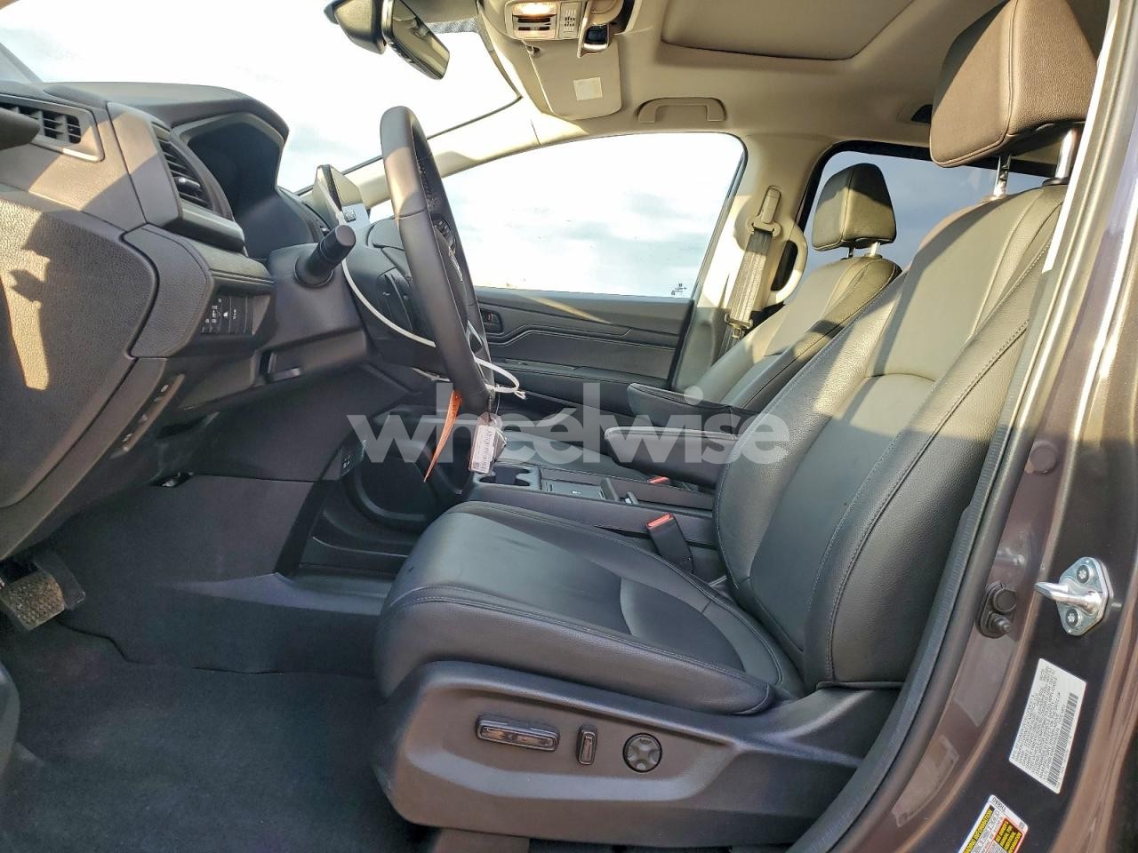 Photo 7 of 2025 HONDA ODYSSEY EXL (VIN 5FNRL6H66SB082878)