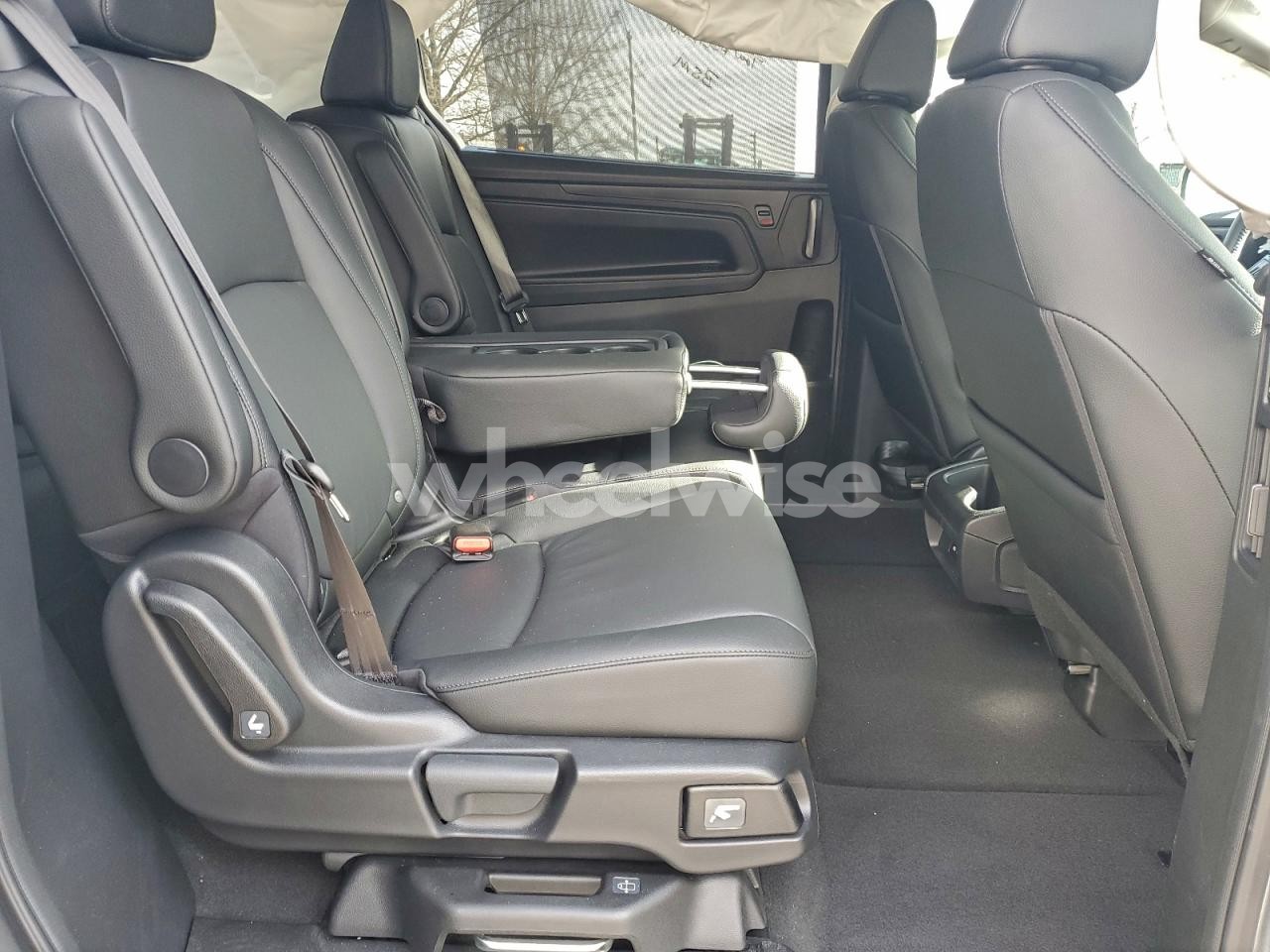 Photo 10 of 2025 HONDA ODYSSEY EXL (VIN 5FNRL6H66SB084596)