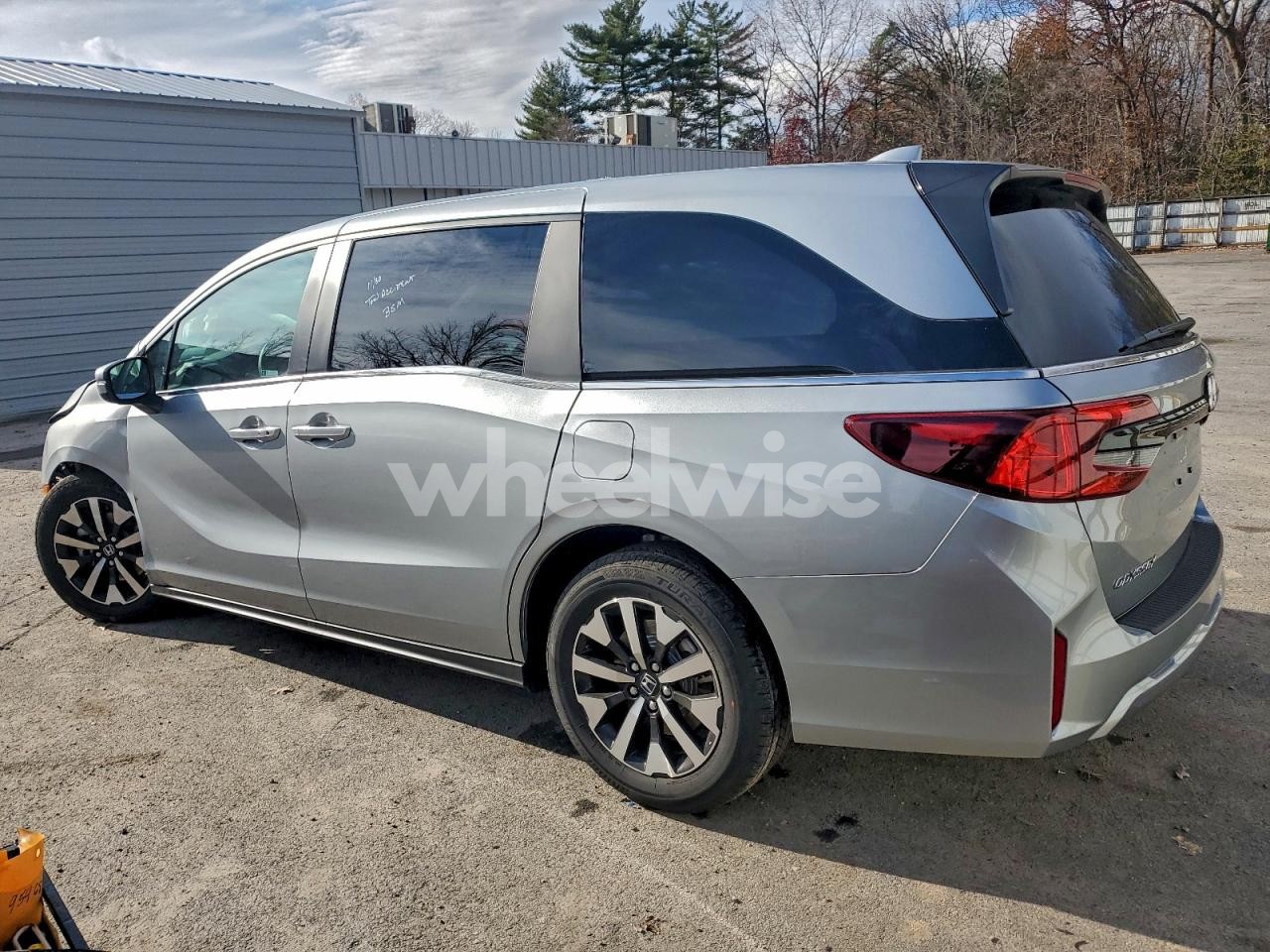 Photo 2 of 2025 HONDA ODYSSEY EXL (VIN 5FNRL6H66SB084596)