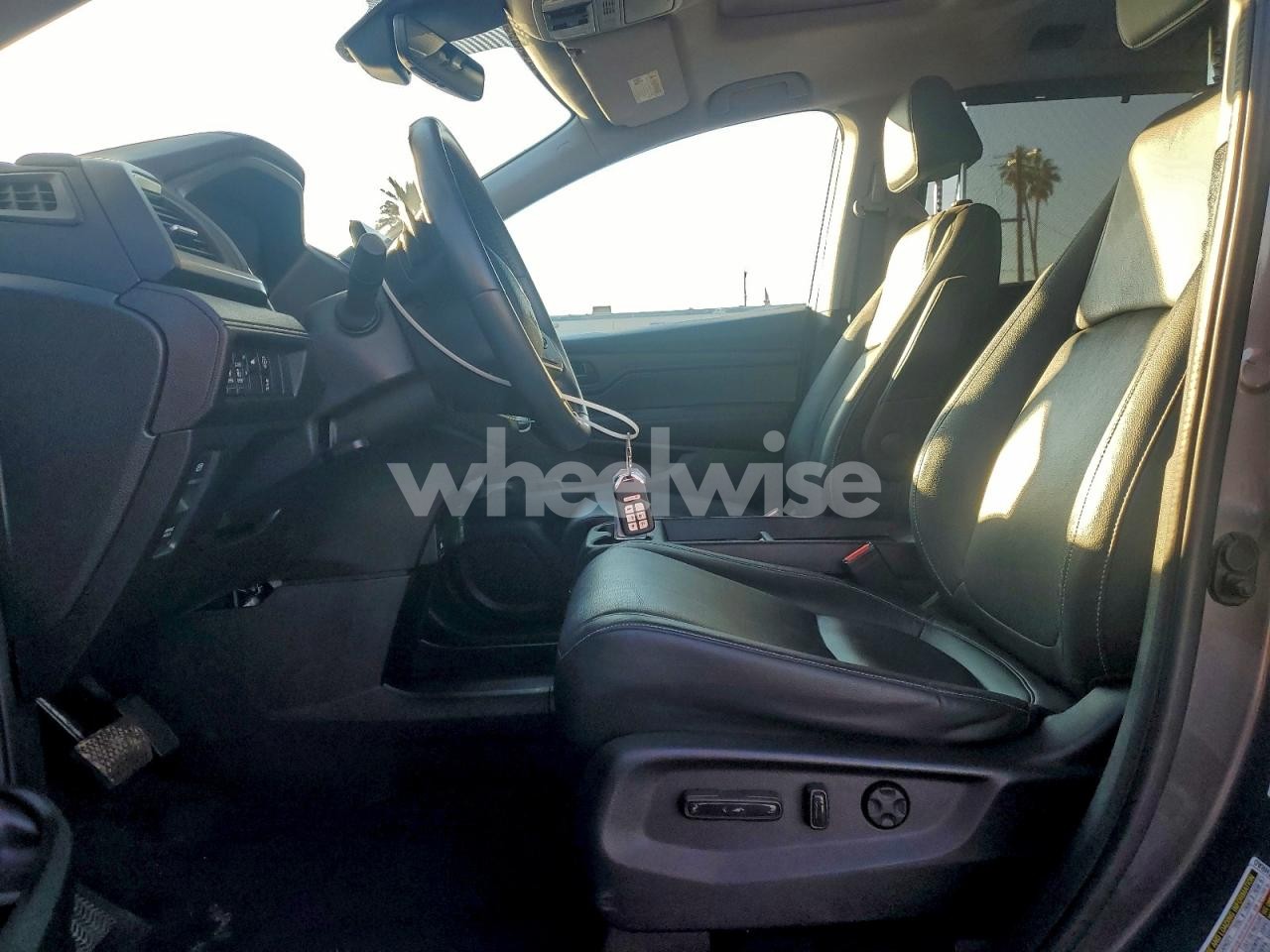 Photo 7 of 2024 HONDA ODYSSEY EXL (VIN 5FNRL6H67RB055084)