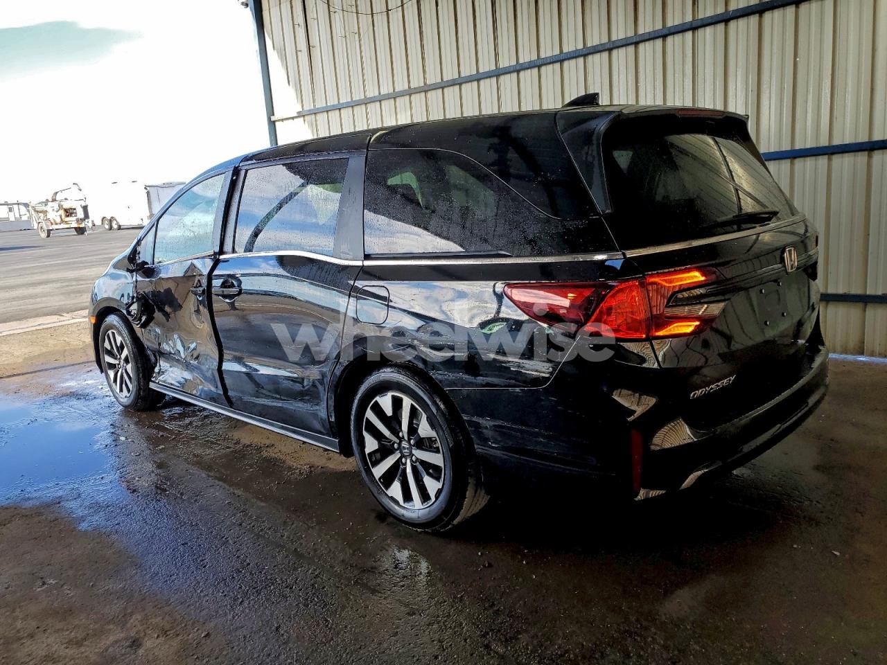 Photo 2 of 2025 HONDA ODYSSEY EXL (VIN 5FNRL6H67SB088432)