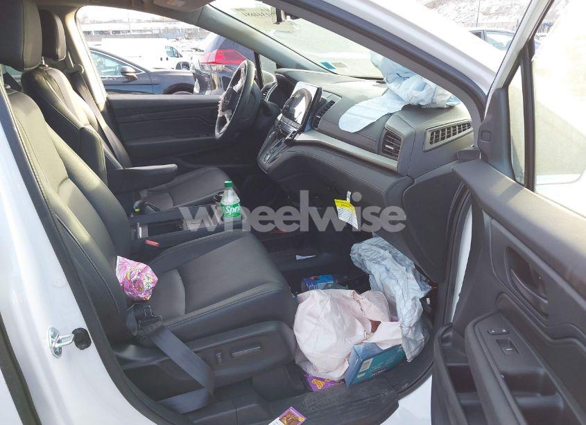 Photo 5 of 2024 Honda Odyssey EX-L (VIN 5FNRL6H68RB069530)