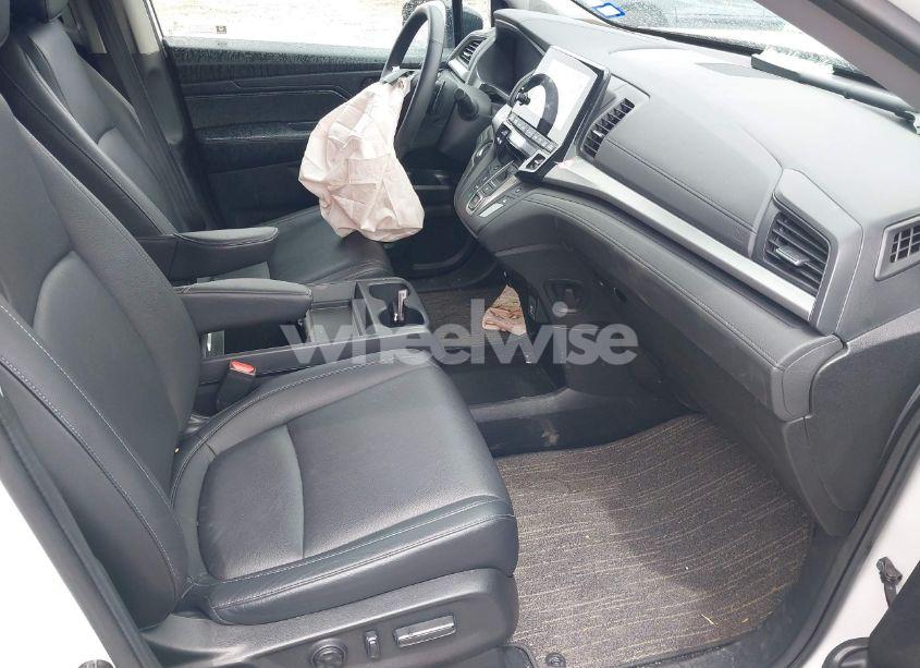 Photo 5 of 2024 Honda Odyssey EX-L (VIN 5FNRL6H68RB070774)