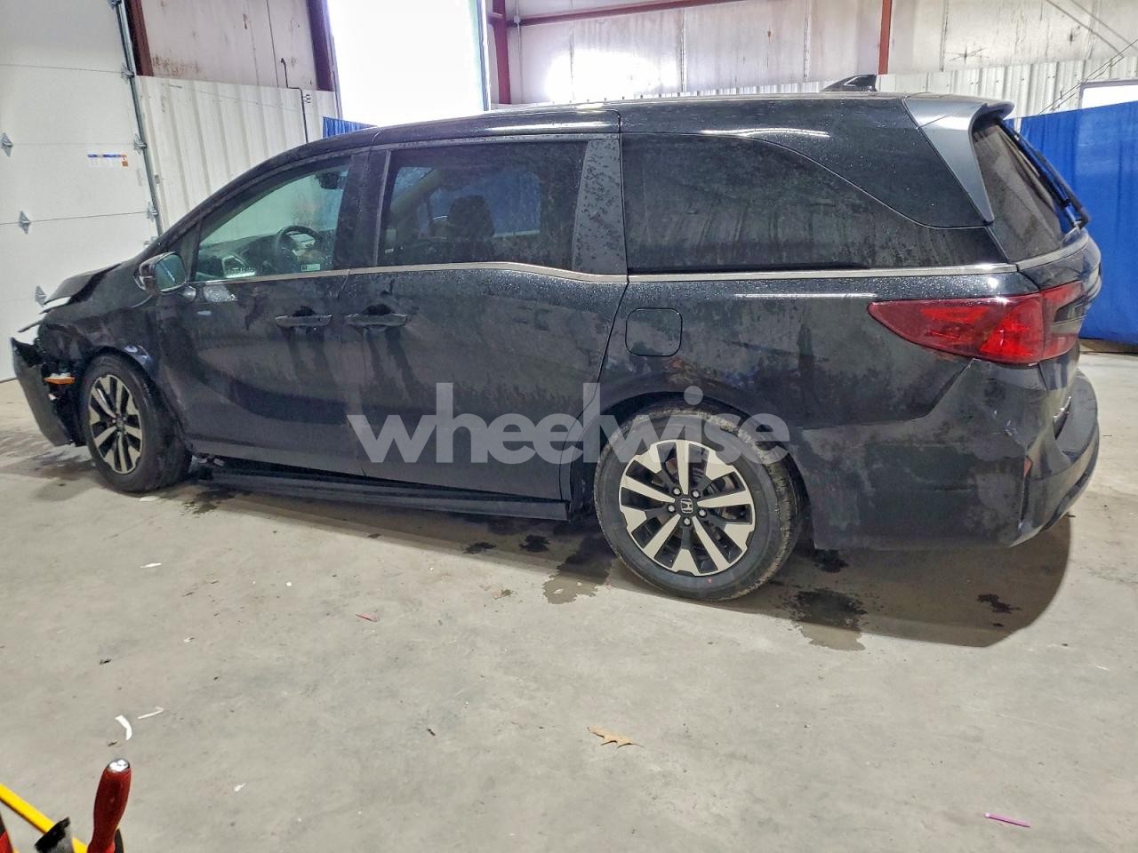 Photo 2 of 2025 HONDA ODYSSEY EXL (VIN 5FNRL6H68SB081697)