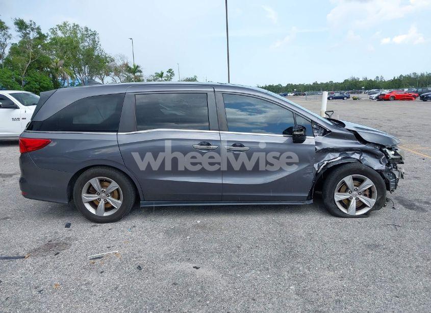 Photo 13 of 2018 Honda Odyssey EX-L (VIN 5FNRL6H70JB022134)