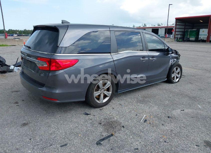 Photo 4 of 2018 Honda Odyssey EX-L (VIN 5FNRL6H70JB022134)