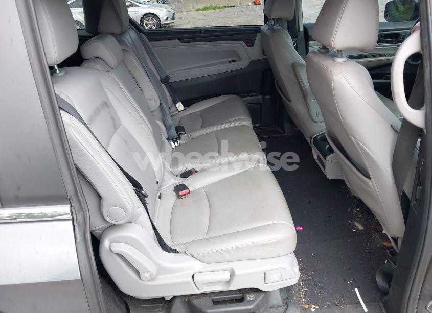 Photo 8 of 2018 Honda Odyssey EX-L (VIN 5FNRL6H70JB022134)