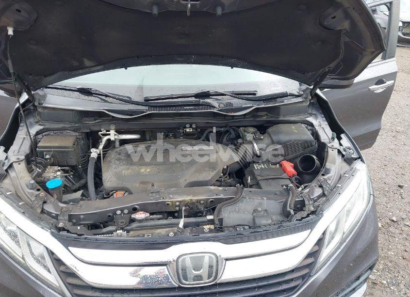 Photo 10 of 2018 Honda Odyssey EX-L (VIN 5FNRL6H70JB025227)