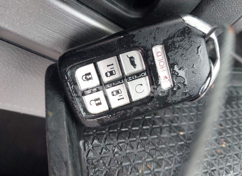 Photo 11 of 2018 Honda Odyssey EX-L (VIN 5FNRL6H70JB025227)