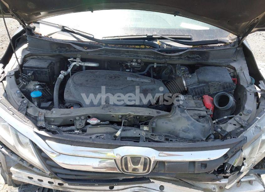 Photo 10 of 2018 Honda Odyssey EX-L (VIN 5FNRL6H70JB030038)