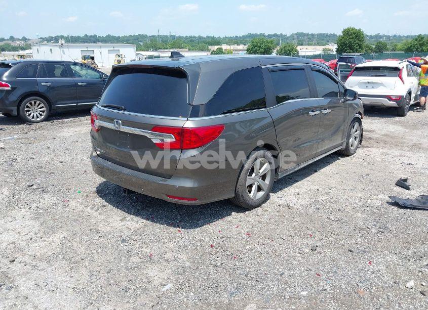 Photo 4 of 2018 Honda Odyssey EX-L (VIN 5FNRL6H70JB030038)