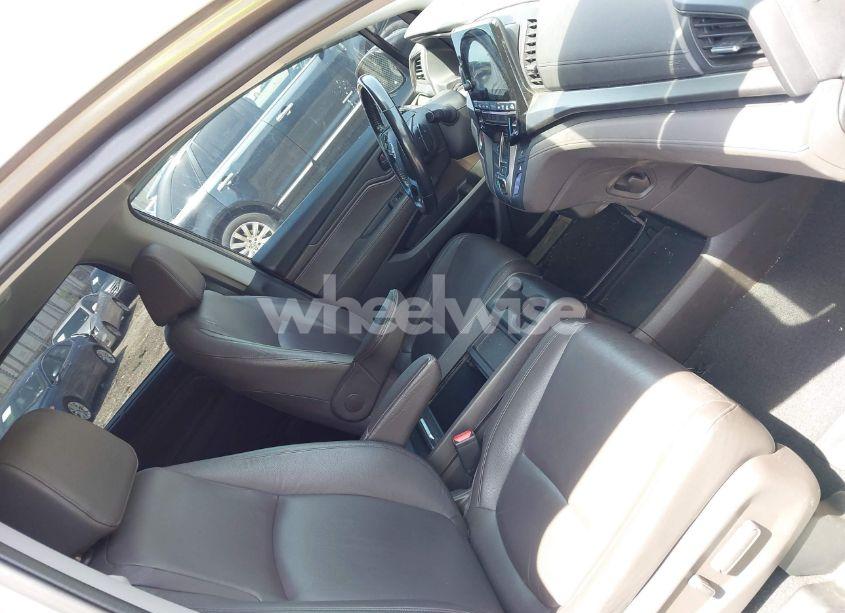 Photo 5 of 2018 Honda Odyssey EX-L (VIN 5FNRL6H70JB030038)