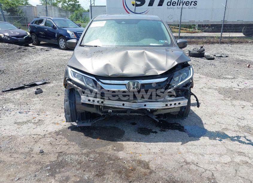 Photo 6 of 2018 Honda Odyssey EX-L (VIN 5FNRL6H70JB030038)