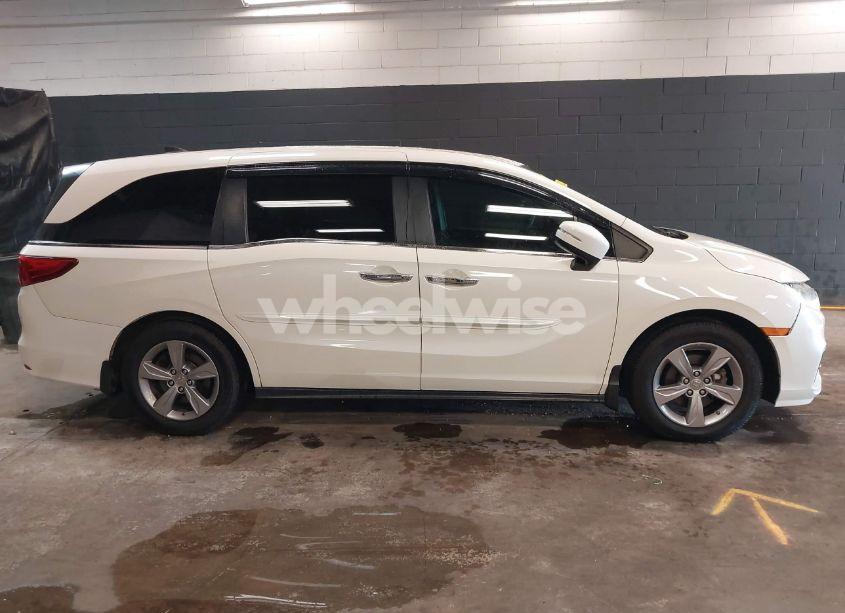 Photo 13 of 2018 Honda Odyssey EX-L (VIN 5FNRL6H70JB049544)