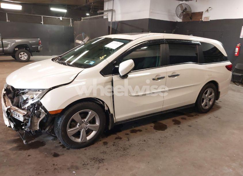 Photo 14 of 2018 Honda Odyssey EX-L (VIN 5FNRL6H70JB049544)