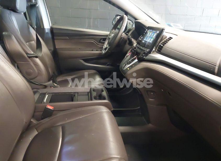 Photo 5 of 2018 Honda Odyssey EX-L (VIN 5FNRL6H70JB049544)