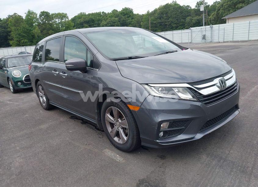 2018 Honda Odyssey EX-L (VIN 5FNRL6H70JB066747) main photo