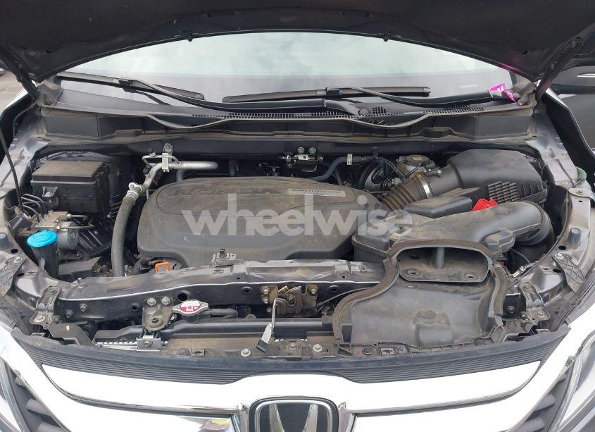 Photo 10 of 2018 Honda Odyssey EX-L (VIN 5FNRL6H70JB066747)