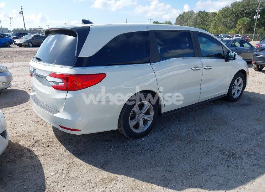 Photo 4 of 2018 Honda Odyssey EX-L (VIN 5FNRL6H70JB083886)