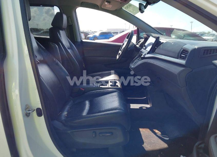 Photo 5 of 2018 Honda Odyssey EX-L (VIN 5FNRL6H70JB083886)