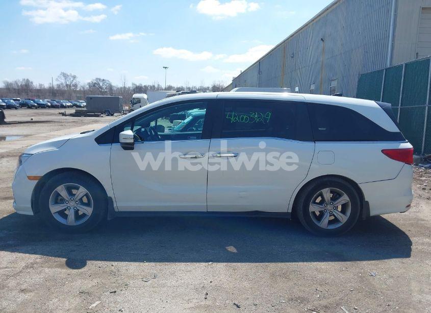 Photo 14 of 2018 Honda Odyssey EX-L (VIN 5FNRL6H70JB102713)