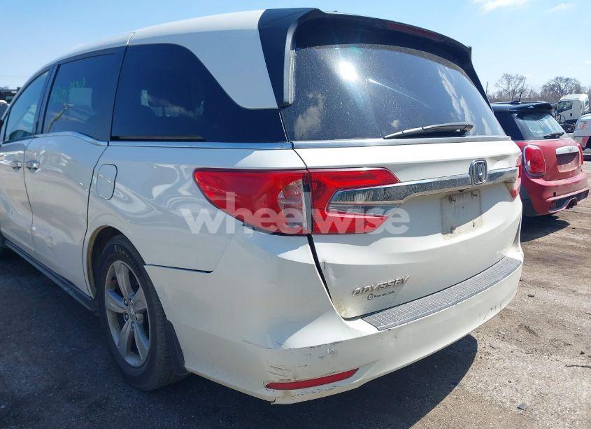 Photo 6 of 2018 Honda Odyssey EX-L (VIN 5FNRL6H70JB102713)