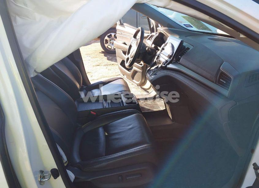 Photo 5 of 2019 Honda Odyssey EX-L (VIN 5FNRL6H70KB039078)