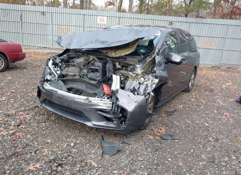 Photo 2 of 2019 Honda Odyssey EX-L (VIN 5FNRL6H70KB069455)