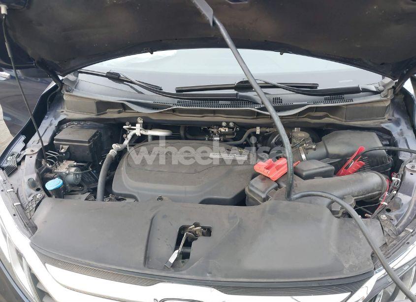 Photo 10 of 2019 Honda Odyssey EX-L (VIN 5FNRL6H70KB112398)