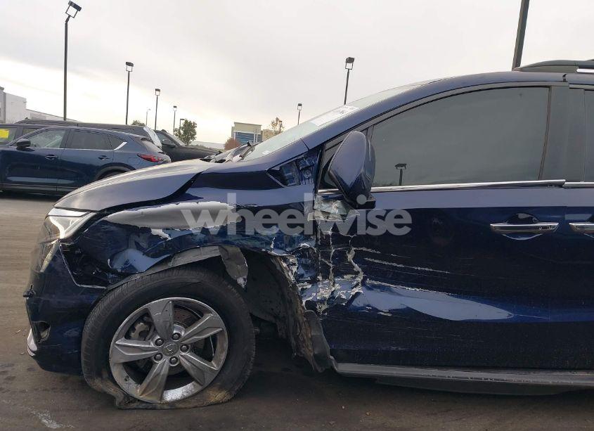 Photo 6 of 2019 Honda Odyssey EX-L (VIN 5FNRL6H70KB112398)