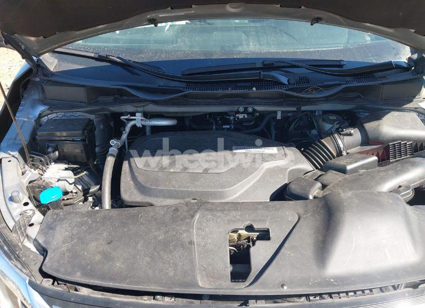 Photo 10 of 2019 Honda Odyssey EX-L (VIN 5FNRL6H70KB121473)