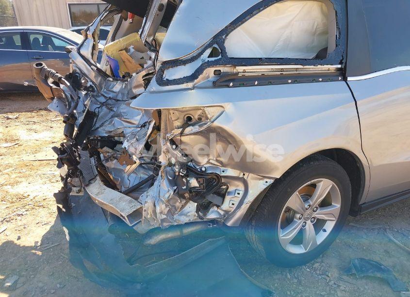 Photo 6 of 2019 Honda Odyssey EX-L (VIN 5FNRL6H70KB121473)