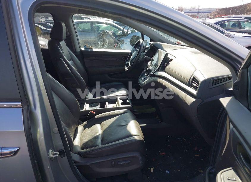 Photo 5 of 2019 Honda Odyssey EX-L (VIN 5FNRL6H70KB122588)