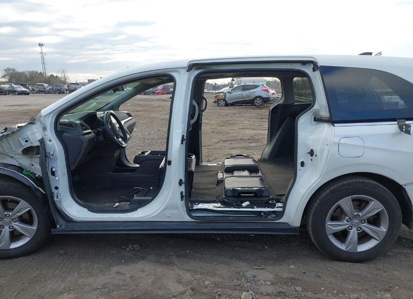 Photo 13 of 2020 Honda Odyssey (VIN 5FNRL6H70LB067111)