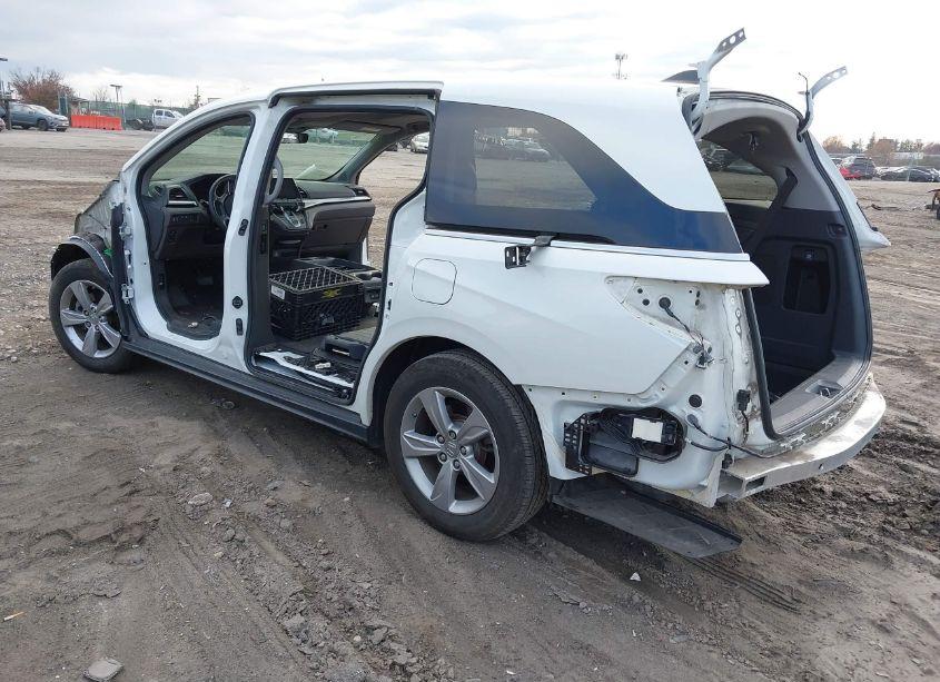 Photo 3 of 2020 Honda Odyssey (VIN 5FNRL6H70LB067111)