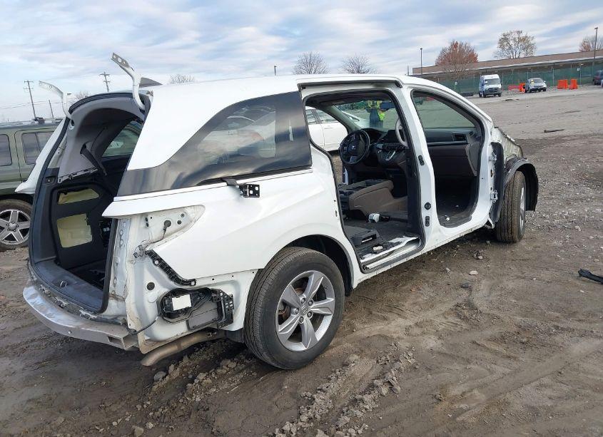 Photo 4 of 2020 Honda Odyssey (VIN 5FNRL6H70LB067111)