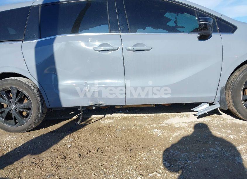 Photo 18 of 2023 Honda Odyssey SPORT (VIN 5FNRL6H70PB022398)