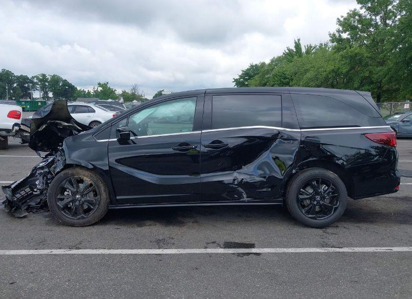 Photo 14 of 2024 Honda Odyssey SPORT (VIN 5FNRL6H70RB054187)