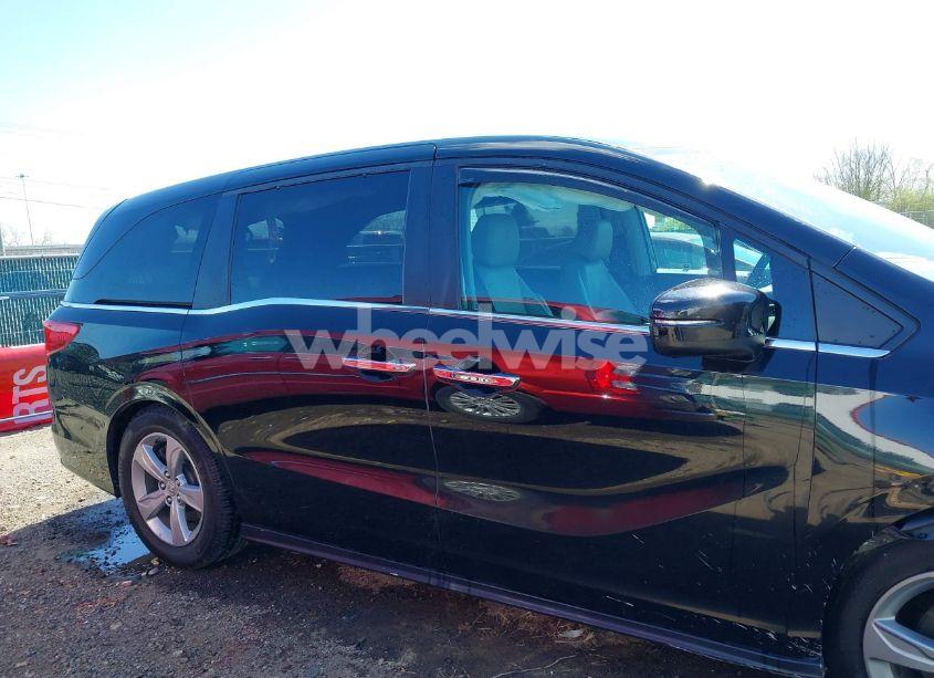 Photo 13 of 2018 Honda Odyssey EX-L (VIN 5FNRL6H71JB004550)