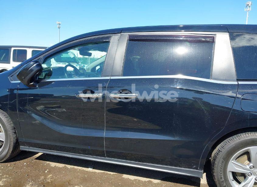 Photo 14 of 2018 Honda Odyssey EX-L (VIN 5FNRL6H71JB004550)